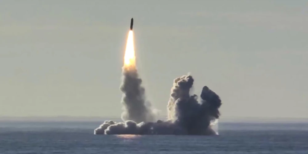 Krievija izmēģina raķeti no jaunas atomzemūdenes