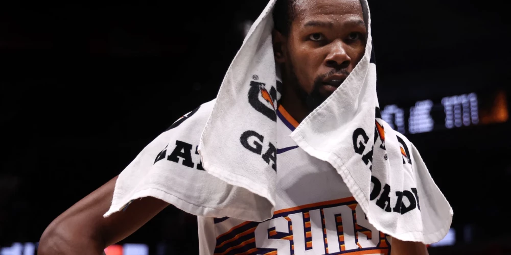 Duranta 41 punkts palīdz "Suns" pieveikt "Pistons"; "Spurs" izsēj pamatīgu pārsvaru pret "Raptors" 