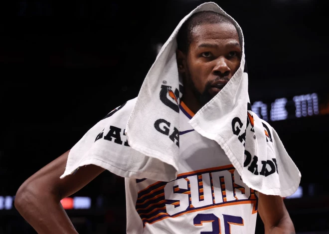 Duranta 41 punkts palīdz "Suns" pieveikt "Pistons"; "Spurs" izsēj pamatīgu pārsvaru pret "Raptors"