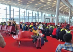 Sašutumu Francijas lidostā izsauc desmitiem musulmaņu lūgšanās lidostas terminālī