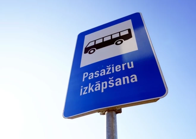 Водитель автобуса оставил за дверью ребенка и человечность