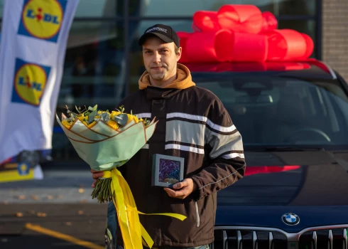 BMW в юбилейной лотерее Lidl выиграл житель Тукумса