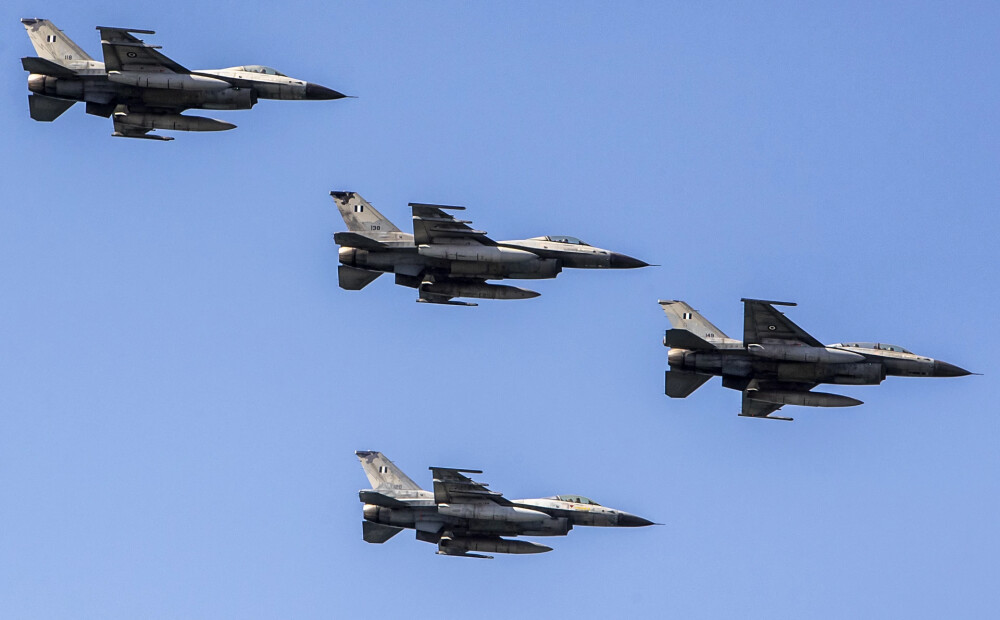 Nīderlande: Uz Rumāniju nosūtīti pirmie F-16 ukraiņu pilotu apmācībām