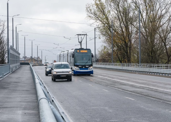  Noslēgusies Brasas tilta pārbūve un no ceturtdienas, 9. novembra, plkst. 7.00 to atvērs visiem ceļu satiksmes dalībniekiem. Turpmāk Brasas tiltu varēs izmantot gan gājēji, gan velobraucēji, gan sabiedriskais transports un automašīnas. 