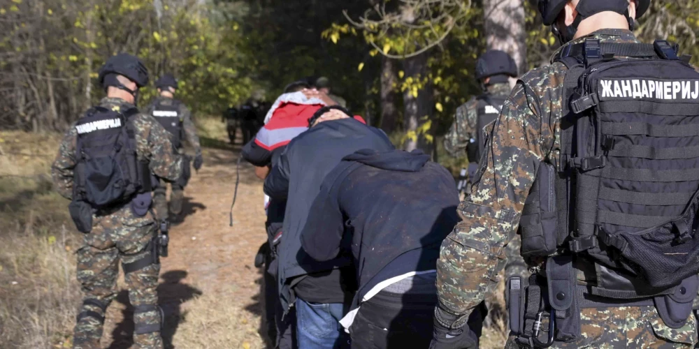 Serbijas policija reidos pret migrantiem savākusi 4500 cilvēku
