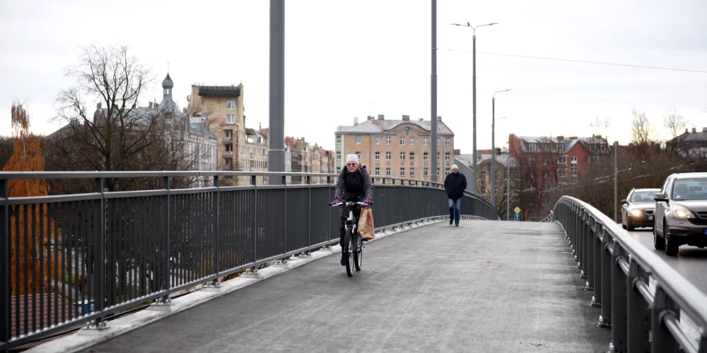 Ķirsis noraida veloaktīvistu pārmetumus par Brasas tiltu

