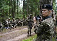 В Земессардзе вступают представители самых разных профессий, в основном в возрасте 30-40 лет.