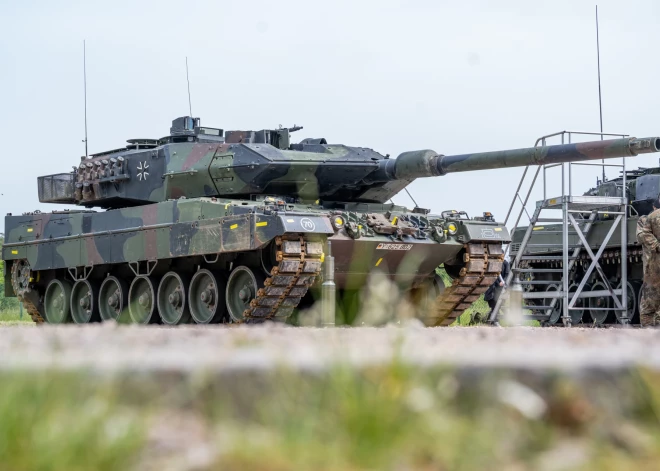  Lāčplēša dienas priekšvakarā Kanāda Latvijā izvietojusi 15 "Leopard 2" tankus