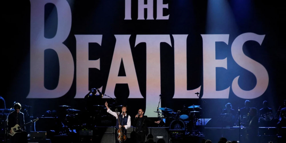 Pēc 54 gadiem "The Beatles" atgriežas britu dziesmu topa virsotnē
