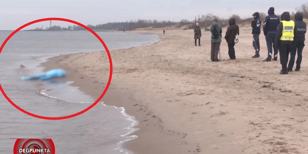 На пляже в Даугавгриве в воде обнаружено тело женщины