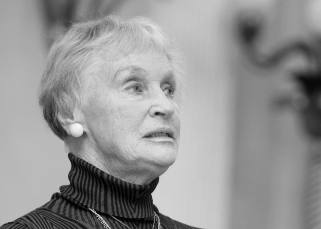 Mirusi aktrise un rakstniece Mudīte Šneidere