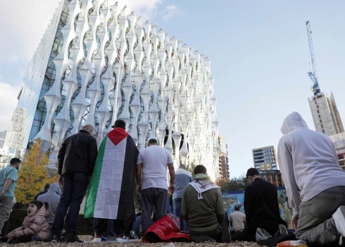 Londonā vērienīga demonstrācija palestīniešu atbalstam.