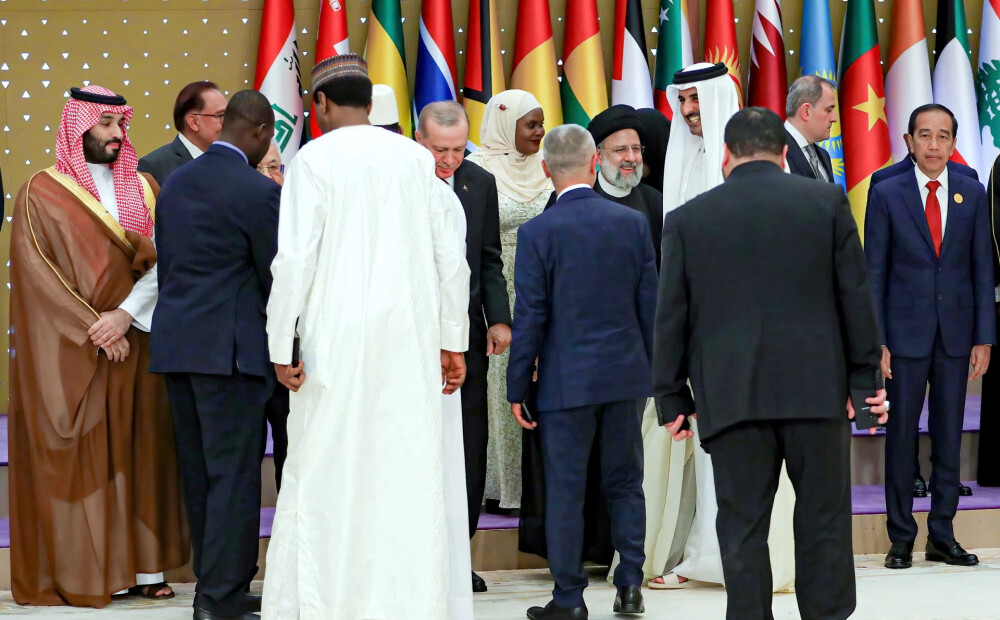 Tuvo Austrumu līderi samitā Saūda Arābijā nosoda Izraēlu

