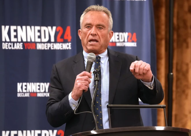 Kenedijs iesniedz petīciju Ziemeļkarolīnā kandidēšanai ASV prezidenta vēlēšanās