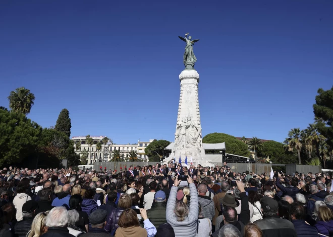 Francijā tūkstoši protestē pret antisemītismu