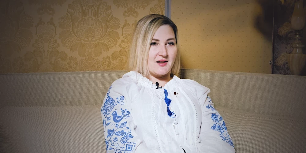 Ukraiņu dziedātāja Anastasia Vasilenko pārliecināti pauž: "Ja dzīvoju Latvijā, man vajag zināt latviešu valodu".