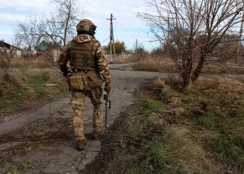 Krievi izplata un tūlīt atsauc ziņas par atkāpšanos no Dņepras
