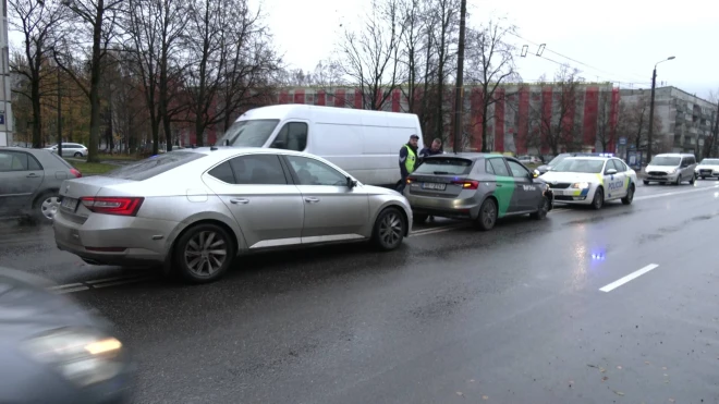 В аварию попали Bolt, BMW и Opel.