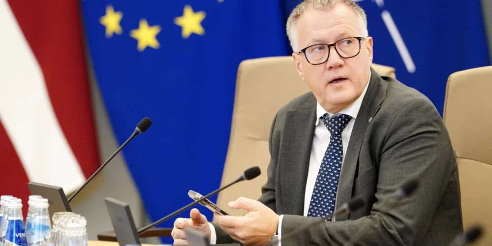 FM: Nepieciešams paātrināt ES fondu jaunā perioda ieviešanas tempus
