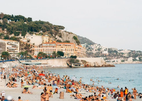 На пляже в Ницце теперь запрещено то, что так любят делать отдыхающие