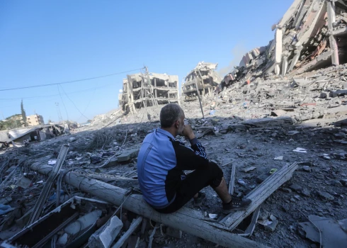 Zvans Gazas zobārstam: “Mums ir pavēle bombardēt”