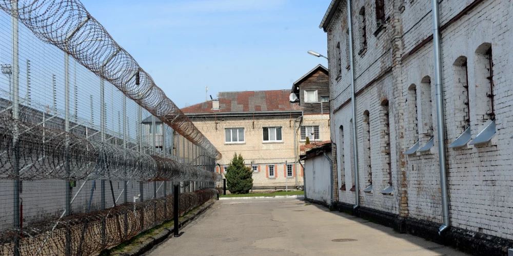 Latvijā varētu slēgt dažus cietumus un būvēt jaunu ieslodzījuma vietu Latgalē
