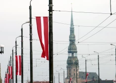 Valsts svētkos Rīgas pilsētas sabiedriskais transports un autostāvvietas būs bez maksas