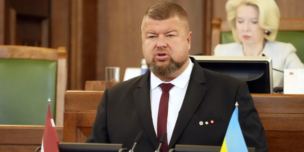 Jānis Skrastiņš (dzimis 1970. gada 13. novembrī) ir latviešu ugunsdzēsējs un politiķis, pārstāv partiju "Valmierai un Vidzemei". Šobrīd ir 14. Saeimas deputāts, ievēlēts no apvienības "Jaunā Vienotība" saraksta. Bijušais Valsts ugunsdzēsības un glābšanas dienesta (VUGD) Vidzemes reģiona brigādes komandieris. Bijis Valmieras novada domes deputāts (2021—2022).