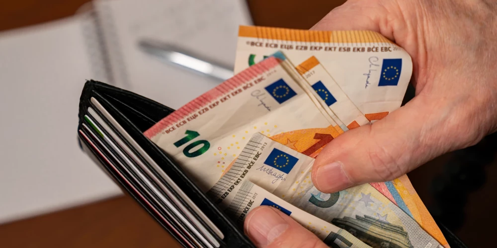 Daļai rīdzinieku valsts svētkos piešķirts 150 eiro pabalsts