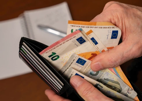 Daļai rīdzinieku valsts svētkos piešķirts 150 eiro pabalsts