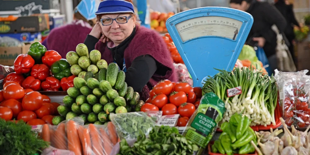 Krievijas iedzīvotājiem pārtikas cenas sāk "kost" aizvien vairāk