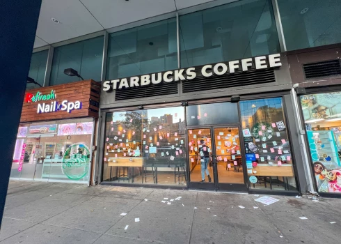 "Starbucks" darbinieki streikos gada ienesīgākajā dienā