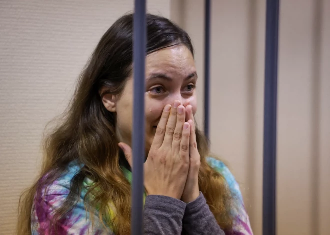 Krievijas tiesa piespriež māksliniecei Skočiļenko septiņu gadu cietumsodu