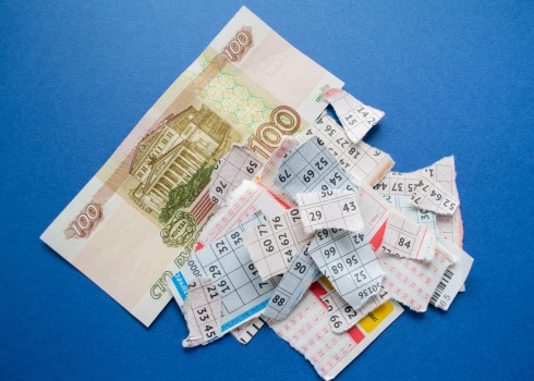 Krievijā vīrietis kioskā nozog 1600 loterijas biļetes — vinnests viņu pārsteidz