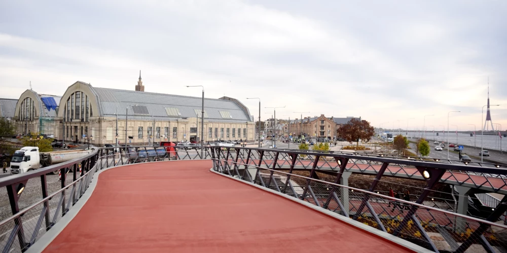 “Rail Baltica” projektu kavē tiesu darbi un izmaksu lēciens