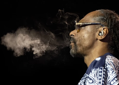 Snoop Dogg fani atsakās ticēt mūziķa paziņojumam, ka viņš atmetis zālītes smēķēšanu