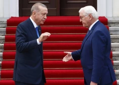 Šteinmeiers sarunās ar Erdoganu uzsvēris Vācijas nostāju Tuvo Austrumu jautājumā