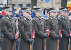 VIDEO; FOTO: Latvijas un NATO sabiedroto militārās tehnikas parāde Rīgā