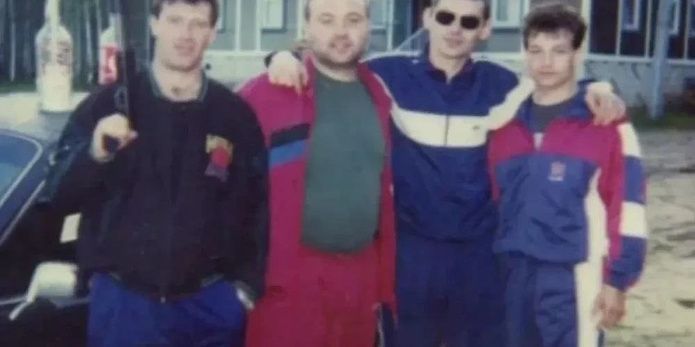 История одного из самых известных российских киллеров 90-х, который выходит из тюрьмы после 24-летнего срока