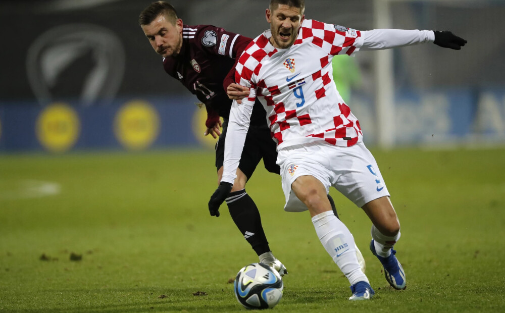 FOTO: Latvijas futbolisti Eiropas čempionāta atlases turnīra mačā zaudē Horvātijai