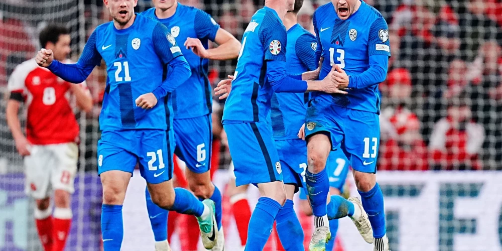 Slovēnijas futbola izlase ir nacionālā futbola komanda, kas pārstāv Slovēnijas valsti starptautiskās futbola sacensībās. Slovēnijas futbola izlasi pārvalda Slovēnijas Futbola Asociācija. Pēc Dienvidslāvijas sadalīšanās Slovēnijas izlase savu pirmo spēli aizvadīja 1991. gadā pret Horvātijas izlasi.