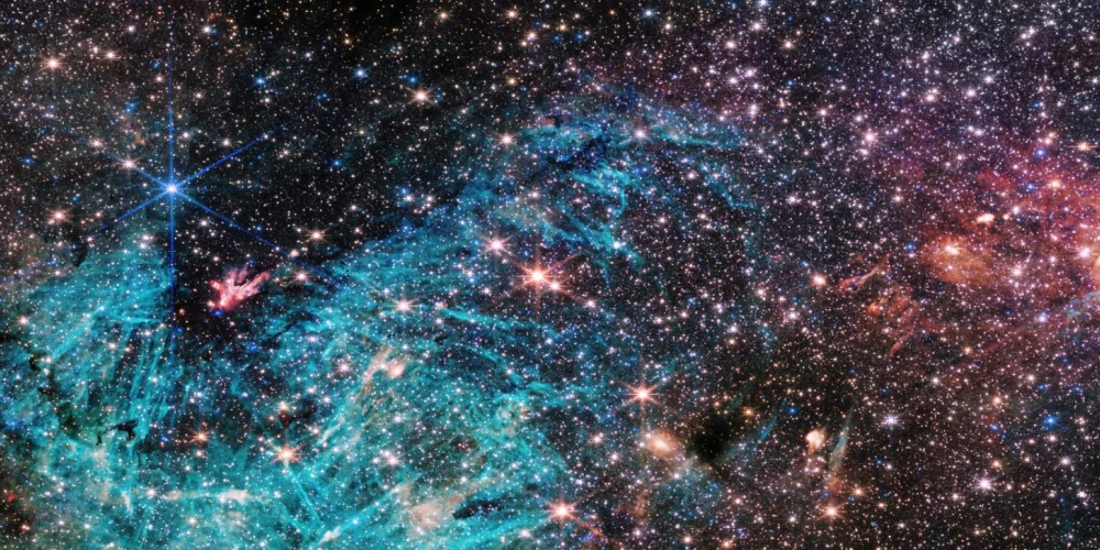 FOTO: attēls ar 500 000 zvaigznēm! Veba teleskops saskata līdz šim neredzētu zvaigžņu dzimšanu mūsu galaktikas centrā
