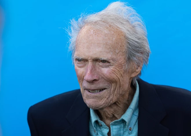 Клинт Иствуд появился на публике впервые за долгое время - 93-летнего мэтра не узнать