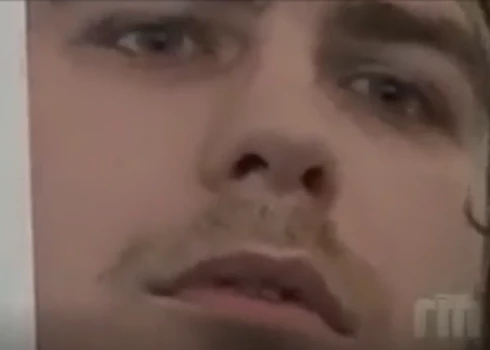 Kopumā Nikolajs Ogolobjaks (attēlā), kuru viņa sekotāji iesauca par "grāfu", iespējams, iedvesmojoties no britu autora Brema Stokera stāsta par grāfu Drakulu, 2008. gadā nonāvēja četrus pusaudžus - Olgu Puhovu, Annu Gorohovu, Andreju Sorokinu un Varvara Kuzminu.