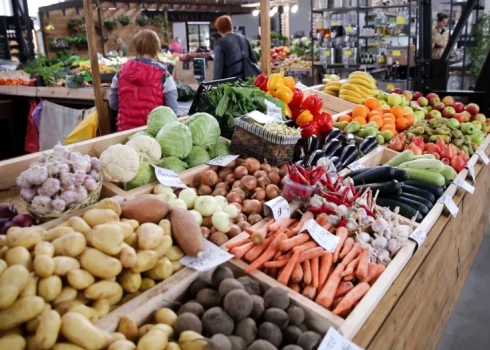 Латвийские фермеры угрожают политикам: увеличение ставки НДС на местные овощи, фрукты и ягоды - это неприемлемо