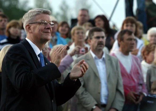 Eksprezidents Valdis Zatlers Likteņdārzā runās par šodienu