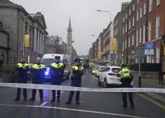 VIDEO: Dublinas centrā sadurti pieci cilvēki, tostarp trīs bērni
