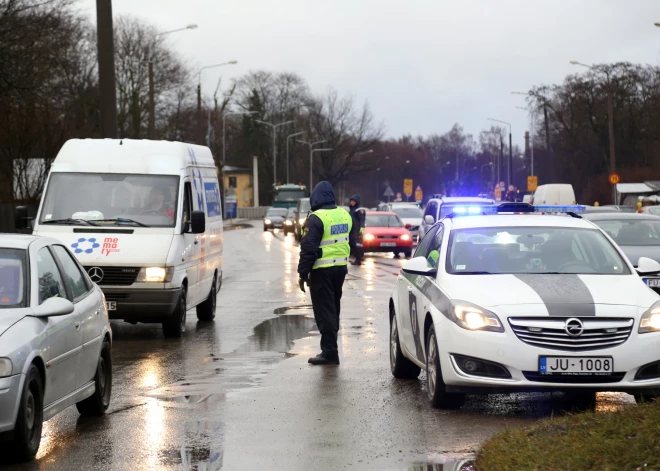 Pieķerti 12 dzērājšoferi un viens, kurš salietojies narkotikas