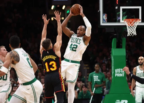 "Celtics" bez Porziņģa uzvar NBA spēlē