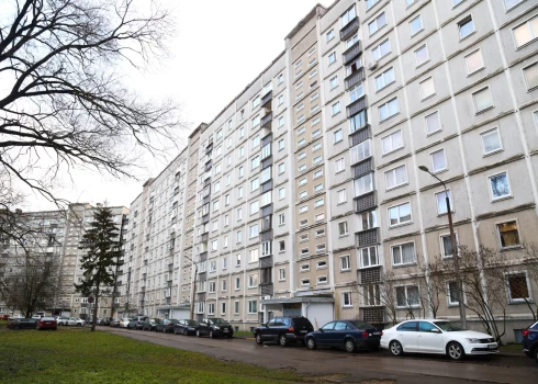 Daudzdzīvokļu mājas Zolitūdē.